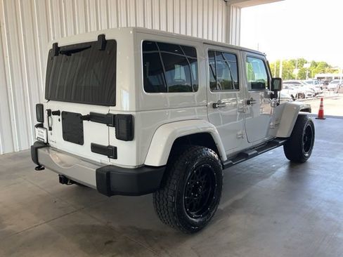 Used 2017 Jeep Wrangler Unlimited Sahara w/ Trailer Tow Group AWD/4WD image 16
