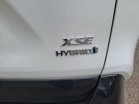 Used 2023 Toyota RAV4 XSE AWD/4WD image 28