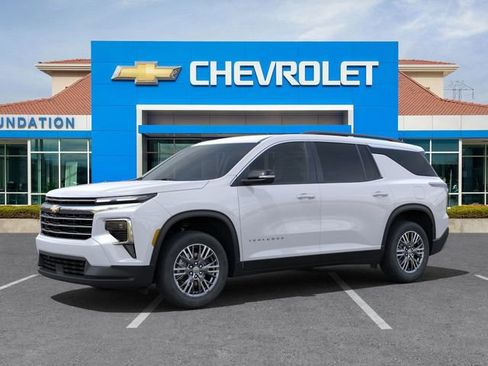 New 2025 Chevrolet Traverse LT w/ Driver Confidence Package image 2