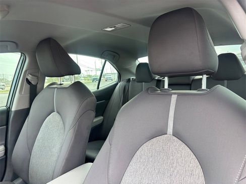 Used 2021 Toyota Camry LE image 13