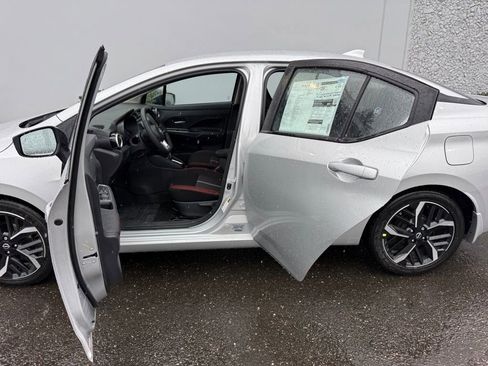 New 2025 Nissan Versa SR w/ Trunk Package image 16