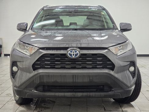 Used 2021 Toyota RAV4 XLE image 9