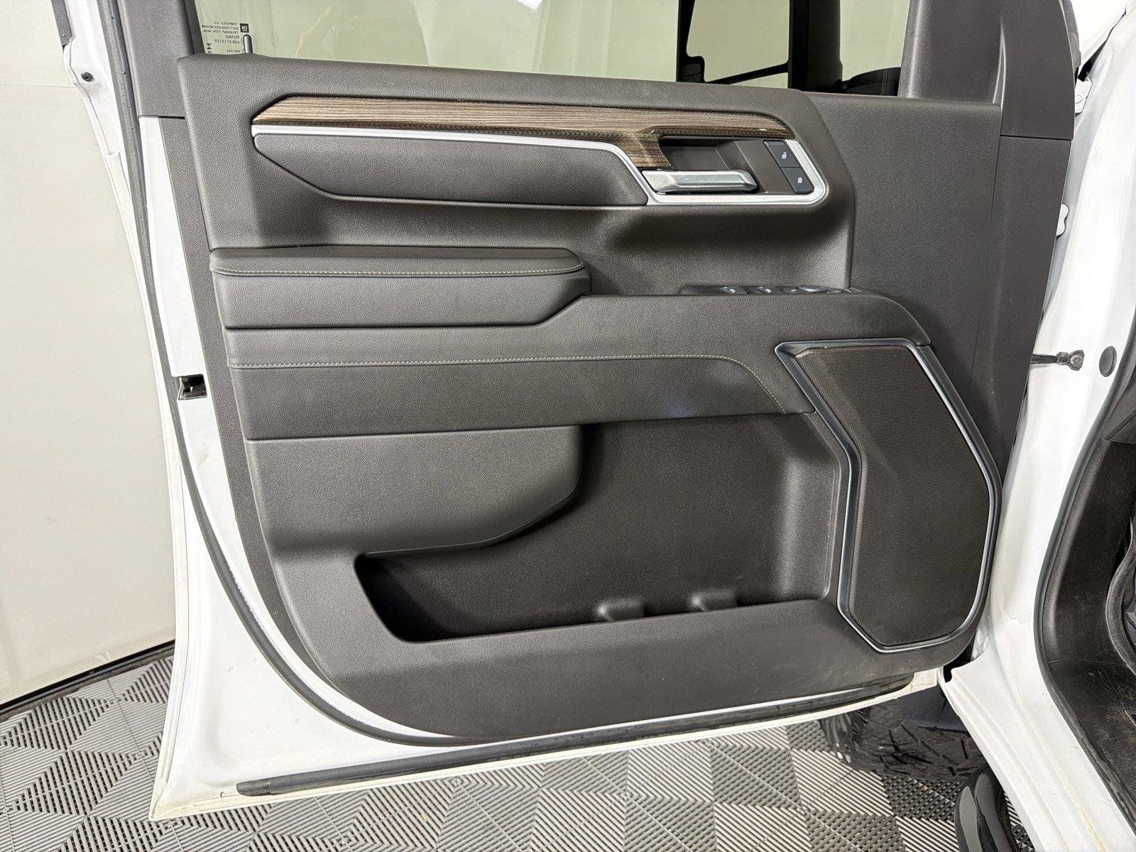 Used 2024 Chevrolet Silverado 2500 LT AWD/4WD image 8