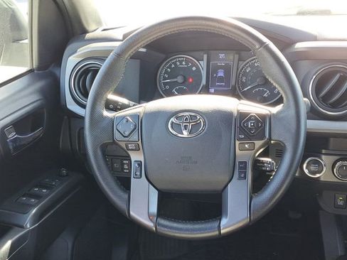 Used 2020 Toyota Tacoma TRD Sport w/ Technology Package AWD/4WD image 19