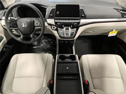 New 2026 Honda Odyssey Touring image 19