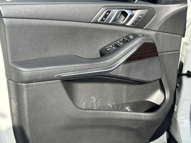 Used 2019 BMW X5 xDrive40i w/ Convenience Package AWD/4WD image 16