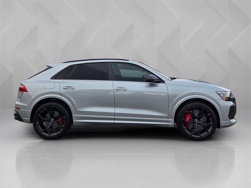 New 2025 Audi RS Q8 performance image 8