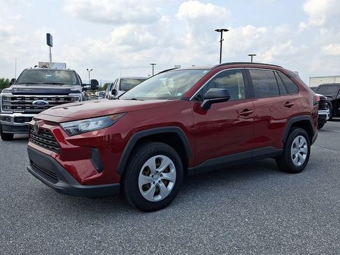 Used 2019 Toyota RAV4 LE AWD/4WD image 3