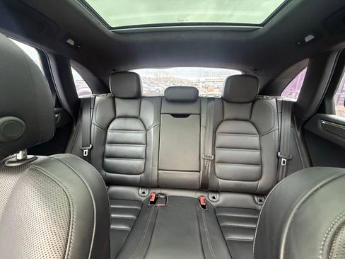 Used 2015 Porsche Macan Turbo image 21