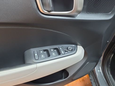 Used 2026 Hyundai Venue SEL FWD image 22
