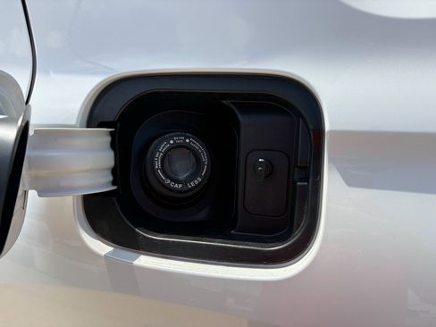 Certified 2025 Honda Pilot EX-L image 33