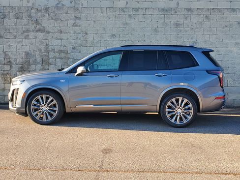 Used 2020 Cadillac XT6 Sport image 2