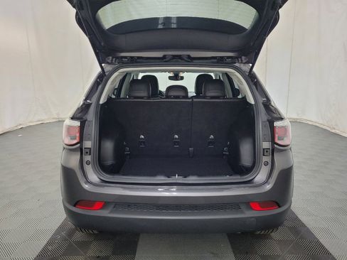 Used 2020 Jeep Compass Latitude w/ Popular Equipment Group AWD/4WD image 29