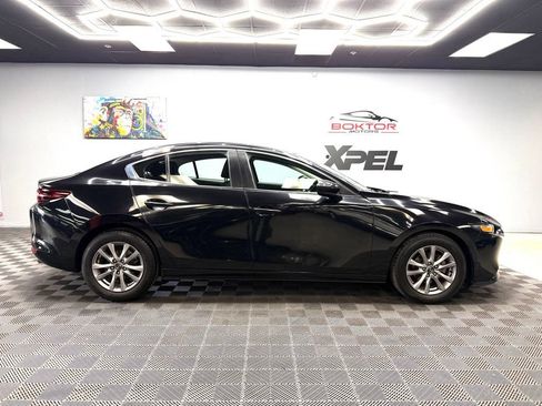 Used 2020 MAZDA MAZDA3 Sedan FWD image 17