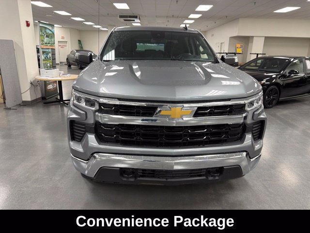 Used 2023 Chevrolet Silverado 1500 LT AWD/4WD image 2