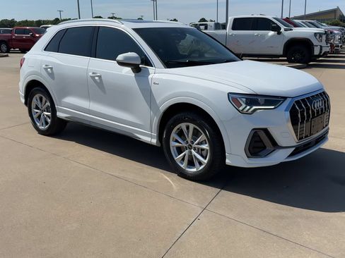 Used 2025 Audi Q3 2.0T Premium AWD/4WD image 2