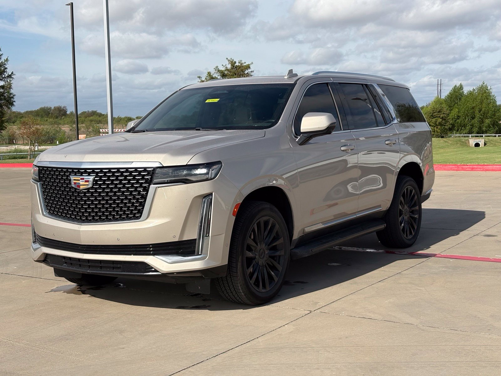 Certified 2023 Cadillac Escalade Premium Luxury AWD/4WD image 3