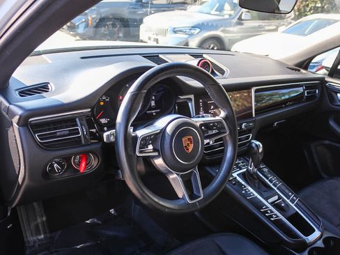 Used 2020 Porsche Macan image 17