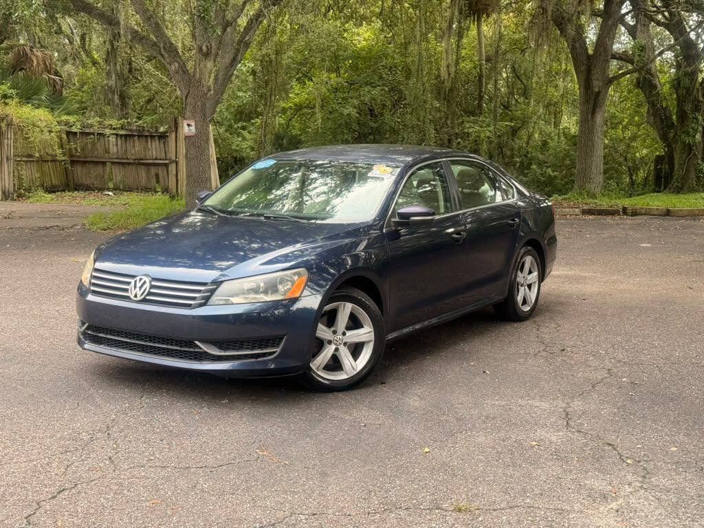 Used 2013 Volkswagen Passat 2.5 SE FWD image 1