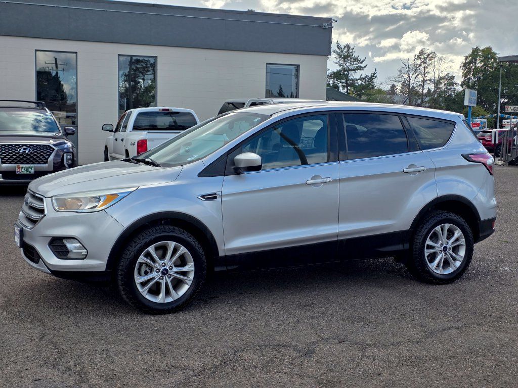 Used 2017 Ford Escape SE AWD/4WD image 30
