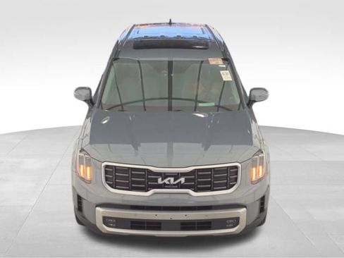 Used 2024 Kia Telluride SX Prestige w/ Towing Package AWD/4WD image 3