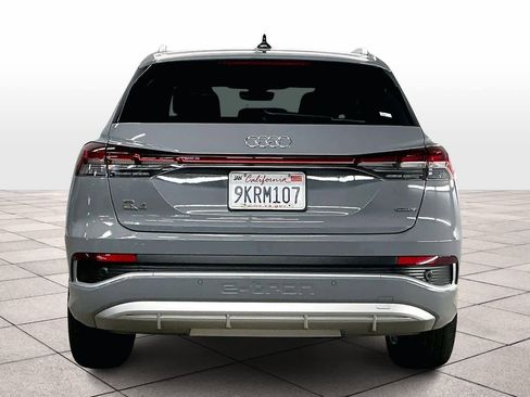 Used 2023 Audi Q4 e-tron Prestige image 7