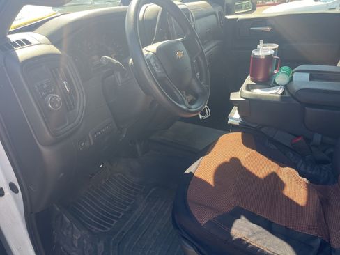 Used 2024 Chevrolet Silverado 2500 W/T w/ WT Convenience Package image 2