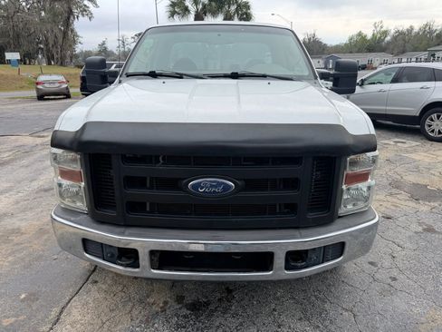 Used 2010 Ford F250 Lariat image 2
