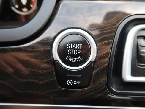 Used 2015 BMW 750Li image 21