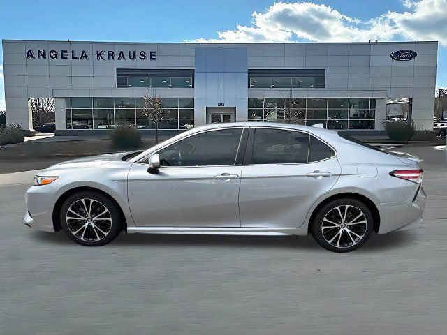 Used 2020 Toyota Camry SE FWD image 4