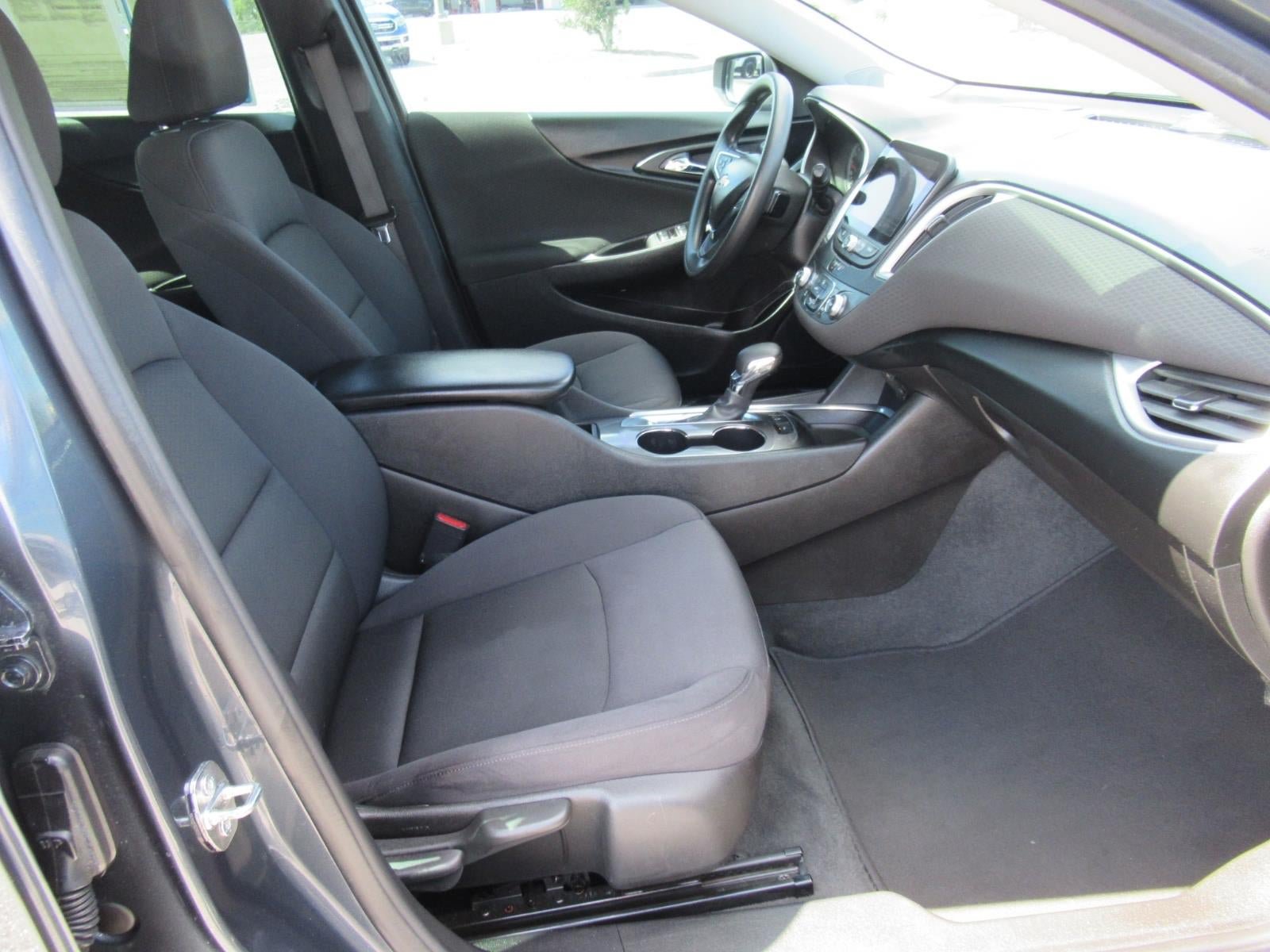 Used 2021 Chevrolet Malibu LS FWD image 11