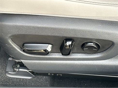 Used 2022 Lexus UX 250h image 27