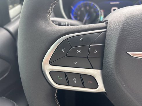 New 2026 Chrysler Pacifica Select image 12