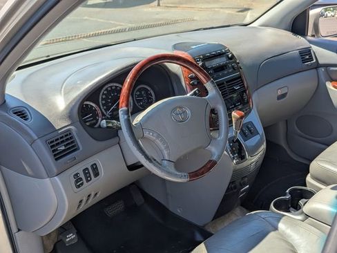Used 2005 Toyota Sienna FWD image 12