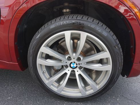 Used 2015 BMW X6 xDrive50i w/ Executive Package AWD/4WD image 30