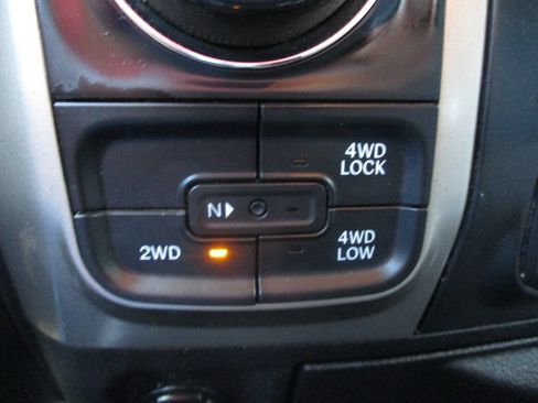 Used 2014 RAM 1500 Classic SLT w/ Protection Group AWD/4WD image 37