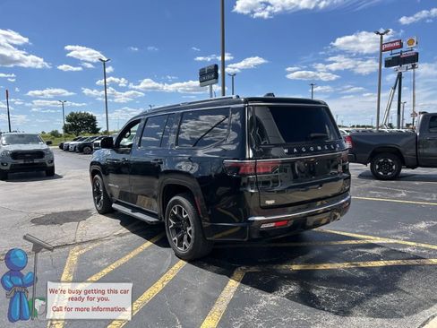 Used 2024 Jeep Wagoneer Series II AWD/4WD image 3