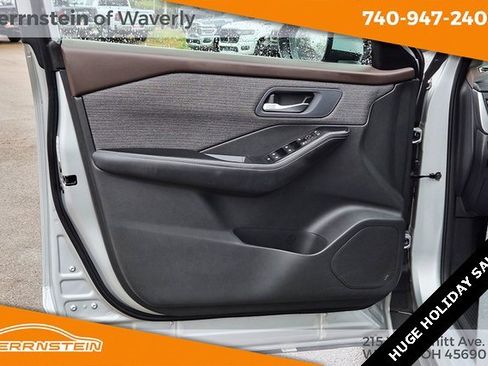 Used 2023 Nissan Rogue SV image 16