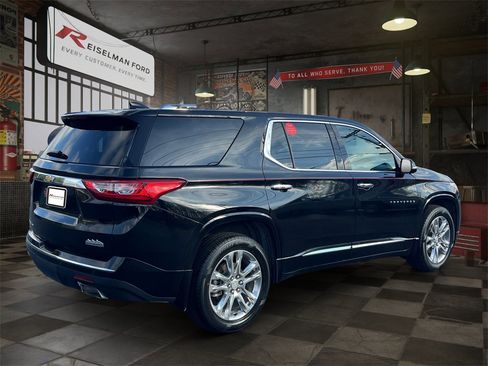 Used 2021 Chevrolet Traverse High Country image 6