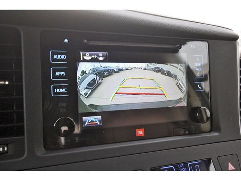 Used 2015 Toyota Sienna Limited Premium FWD image 26