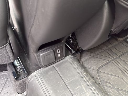 Used 2024 Chevrolet TrailBlazer RS w/ Convenience Package AWD/4WD image 17