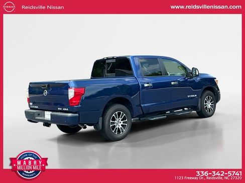 Used 2021 Nissan Titan SV w/ SV Convenience Package AWD/4WD image 6