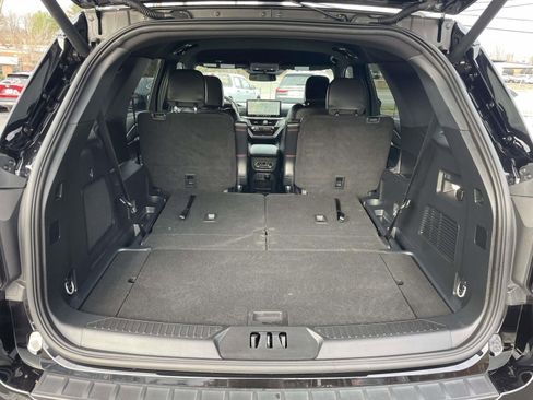 Used 2025 Ford Explorer ST-Line w/ Premium Package image 16