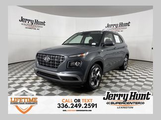Used 2025 Hyundai Venue SEL FWD video 1