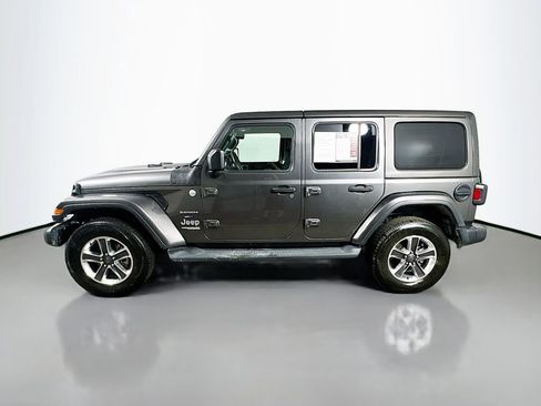 Used 2018 Jeep Wrangler Unlimited Sahara AWD/4WD image 5