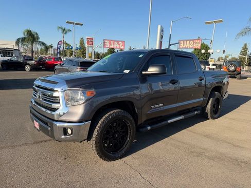 Used 2017 Toyota Tundra SR5 w/ Truck Exterior Package RWD image 3