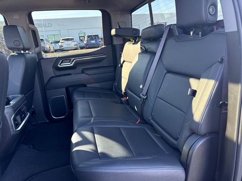 Used 2023 GMC Sierra 1500 SLT w/ SLT Premium Package image 33