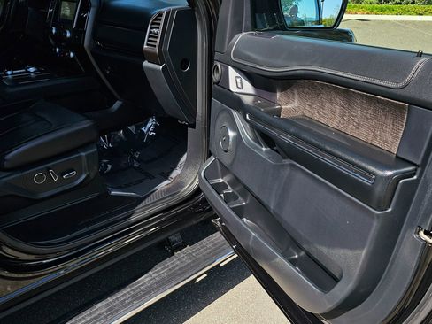 Used 2021 Ford Expedition Limited image 31