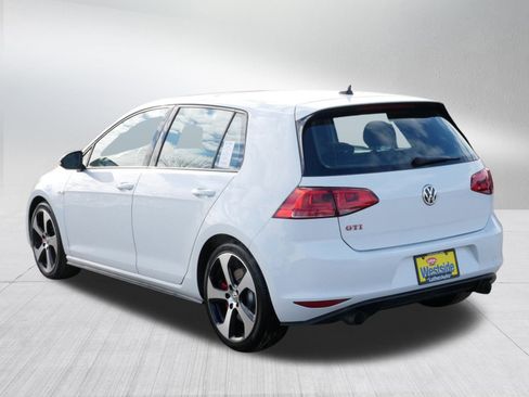 Used 2017 Volkswagen GTI SE image 5