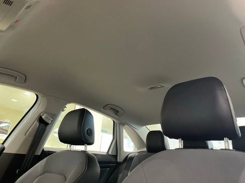 Certified 2025 Volkswagen Jetta SE FWD image 11